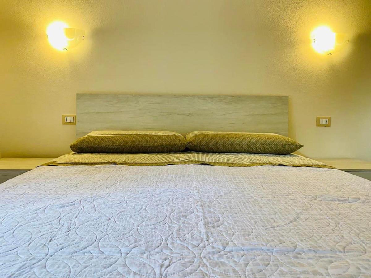 Nuova Residenza Dei 7 Pini A Pochi Passi Dal Mare Lejlighed Porto Pino Eksteriør billede