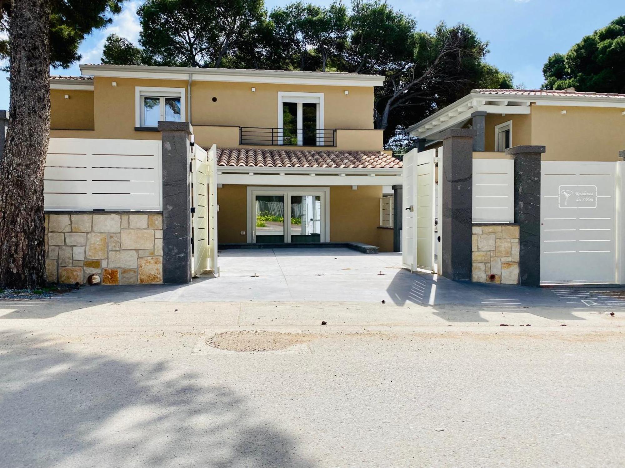 Nuova Residenza Dei 7 Pini A Pochi Passi Dal Mare Lejlighed Porto Pino Eksteriør billede